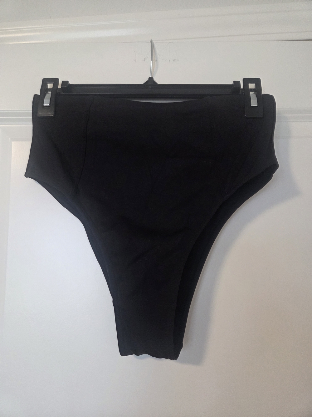 TAE Black Underwire Bikini Top with Adjustable Straps - Picture 4 of 10